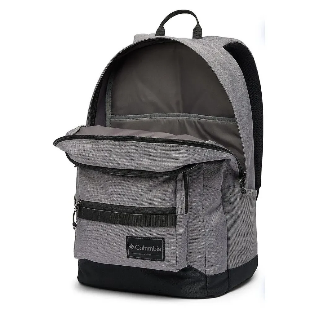 Colombia Zigzag 30L backpack, Gray Color. BRAND NEW WITH TAGS!! Unisex.